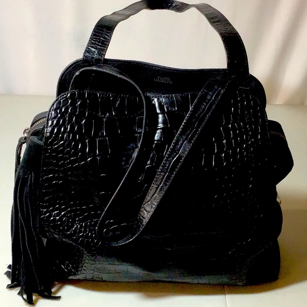 Vince Camuto Black Leather Shoulder Bag Alligator Texture & Suede Fringe Accent.